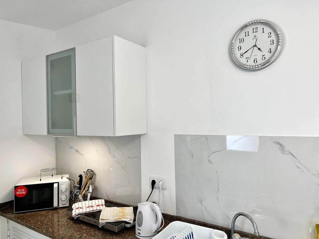 Modern Minimalist Studio With Essential Comfort Funchal Dış mekan fotoğraf