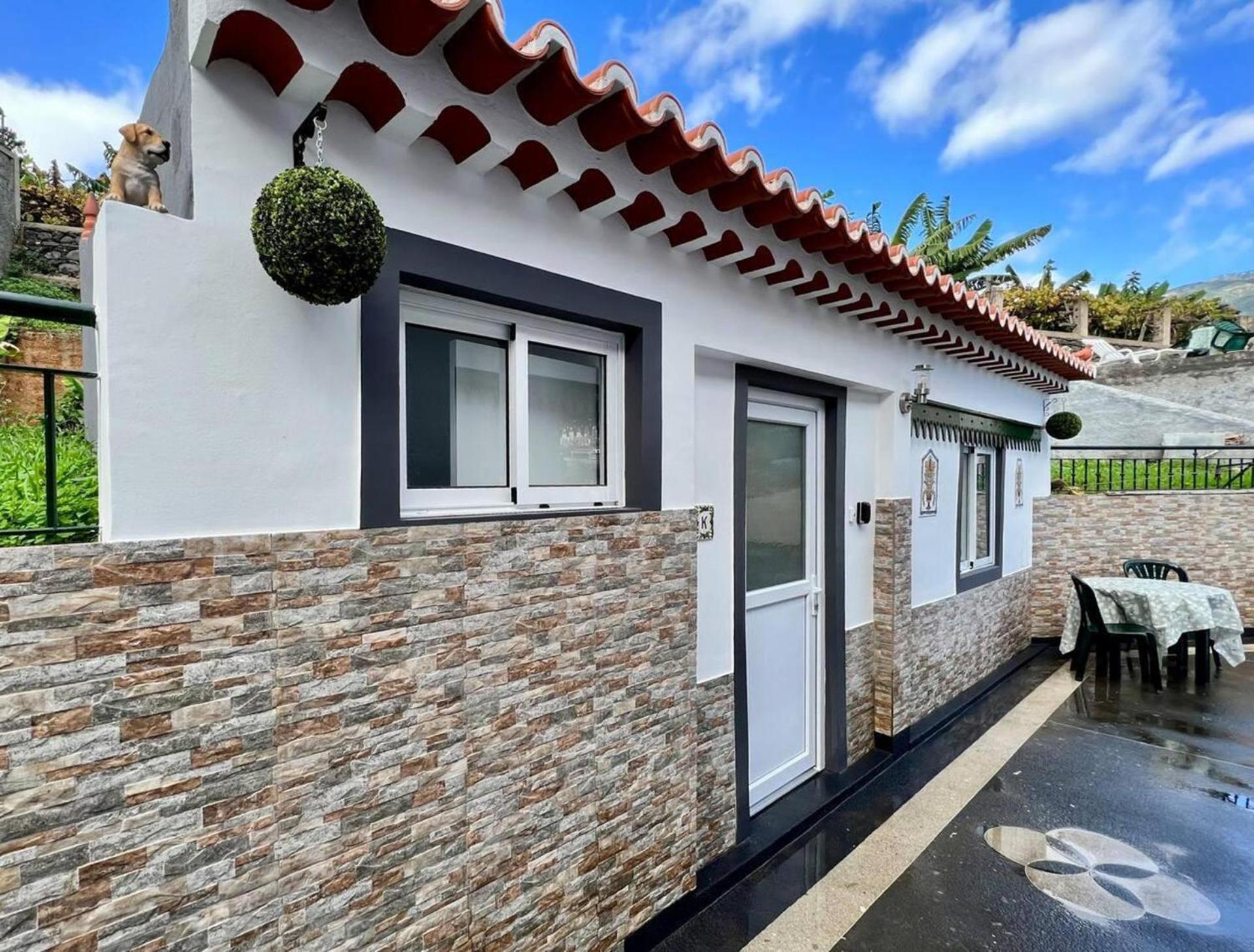 Modern Minimalist Studio With Essential Comfort Funchal Dış mekan fotoğraf